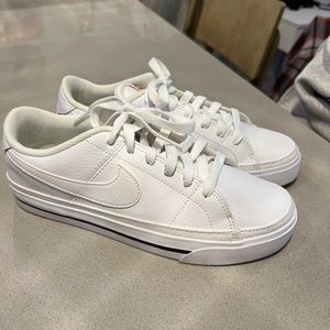 Nike Womens Court Legacy Sneakers